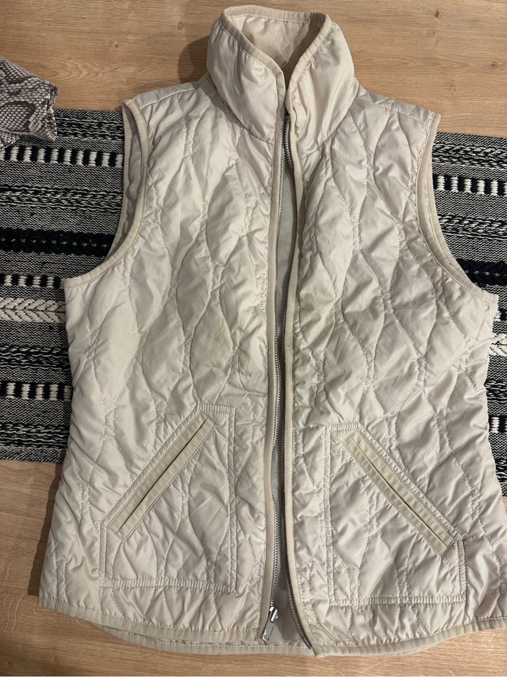 Old Navy Cream Quilted Zip-Front Puffer Vest